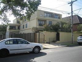 Multi-unit building